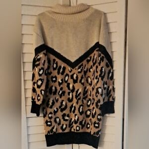 Long Leopard Print Colorblock Turtleneck Sweater – Size M (See Notes)